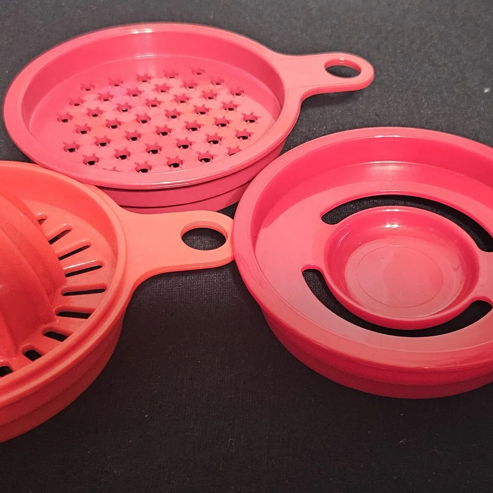Multifunctional Red and White Kitchen Measuring Set